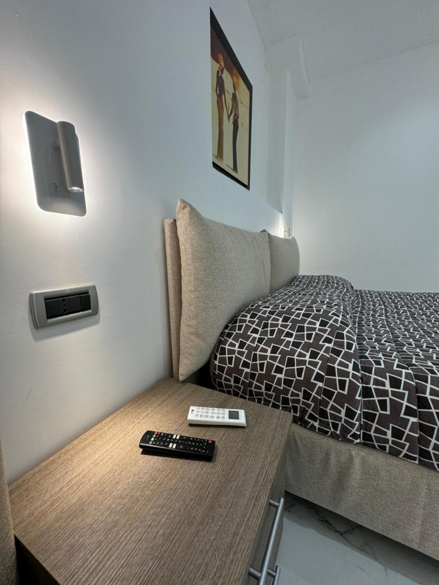 B&B Rossini Luxury 3 Cosenza Buitenkant foto